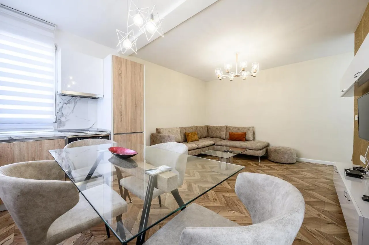 טיראנה Miku Apartments-Luxury City View At Wilson Square 0*,
