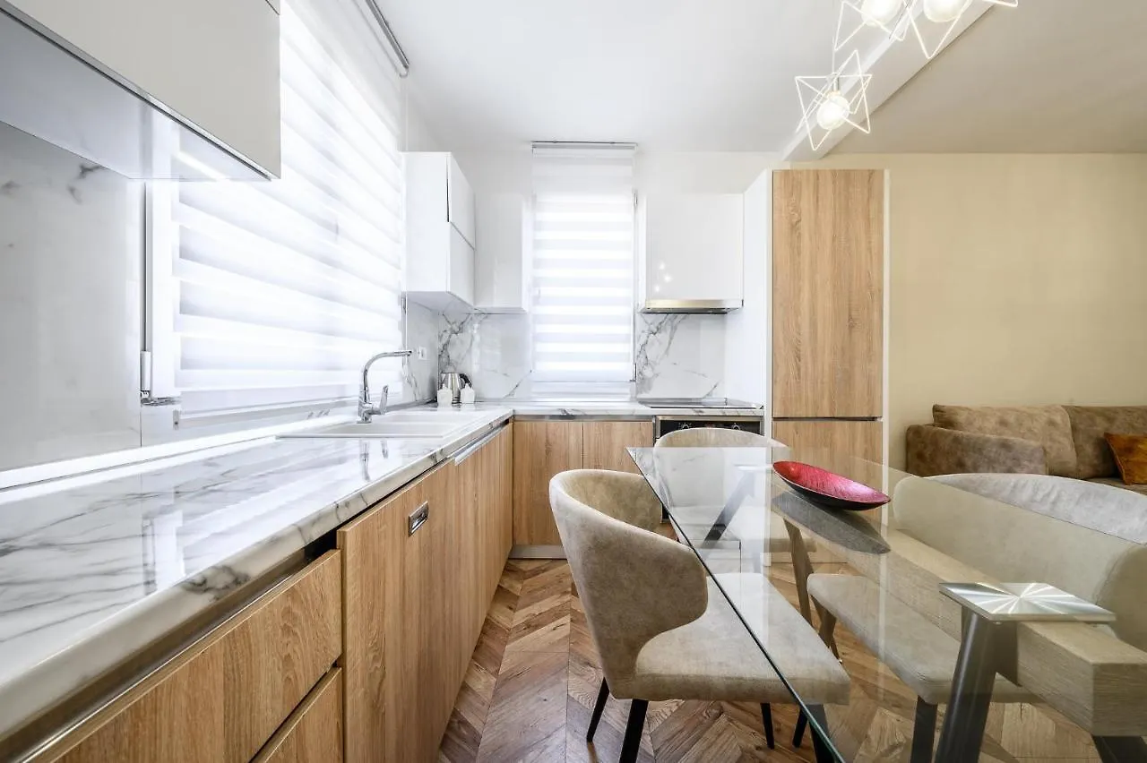 דירה טיראנה Miku Apartments-Luxury City View At Wilson Square