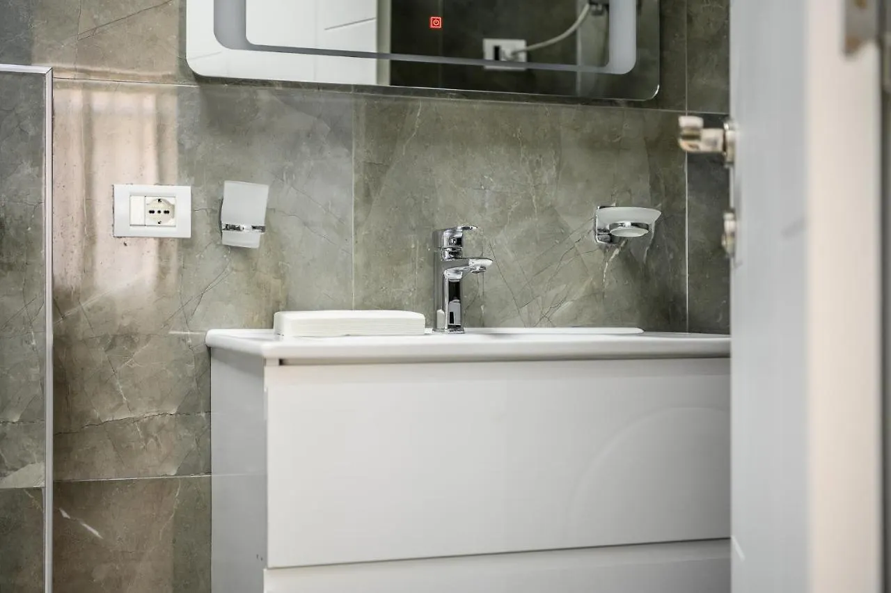 טיראנה Miku Apartments-Luxury City View At Wilson Square 0*,  אלבניה